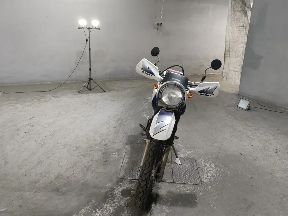 Suzuki DR250R, white / blue, фото 3