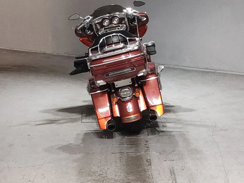Harley-Davidson FLHTCUSE1800CVO 2010, оранжевый, фото 4