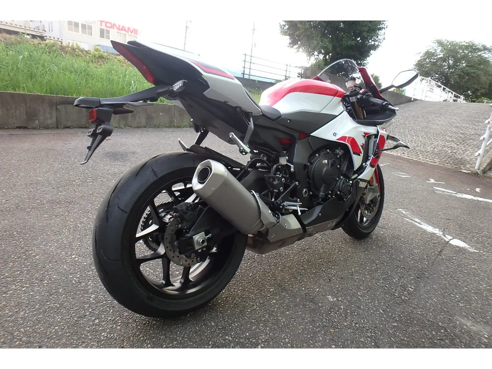 Yamaha YZF-R1M 2026, white / red, фото 7