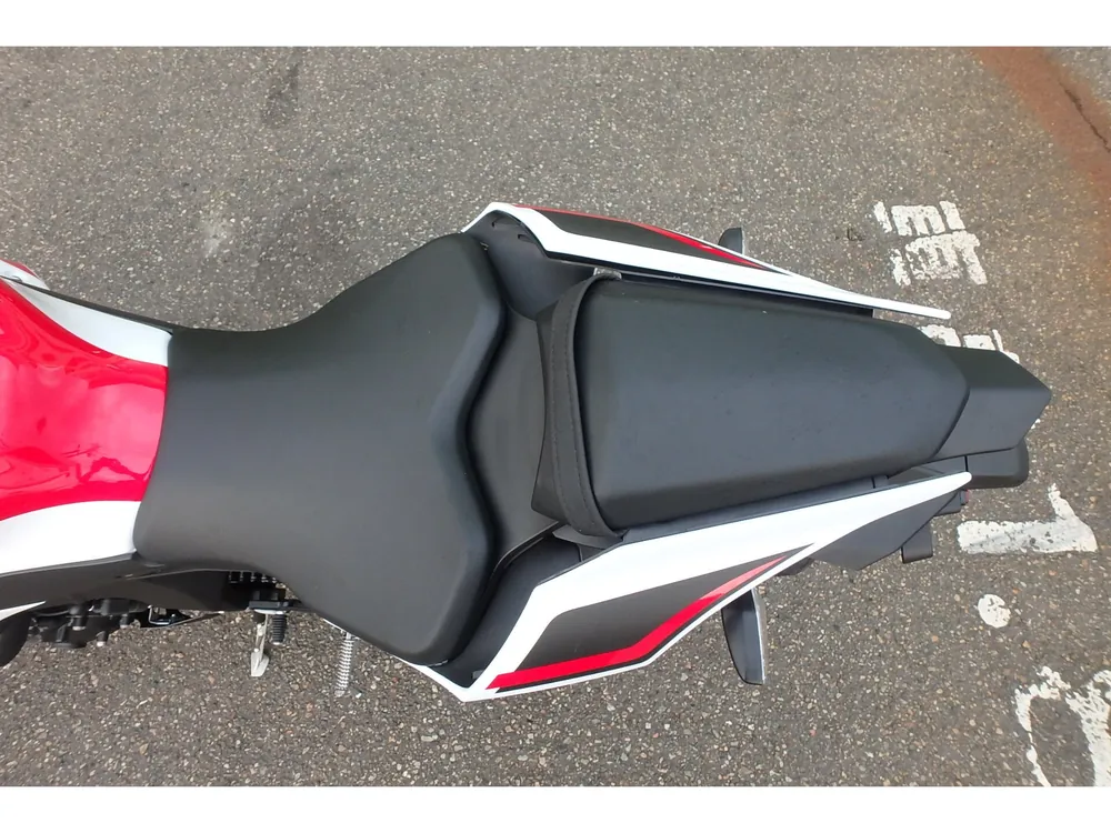 Yamaha YZF-R1M 2026, white / red, фото 9