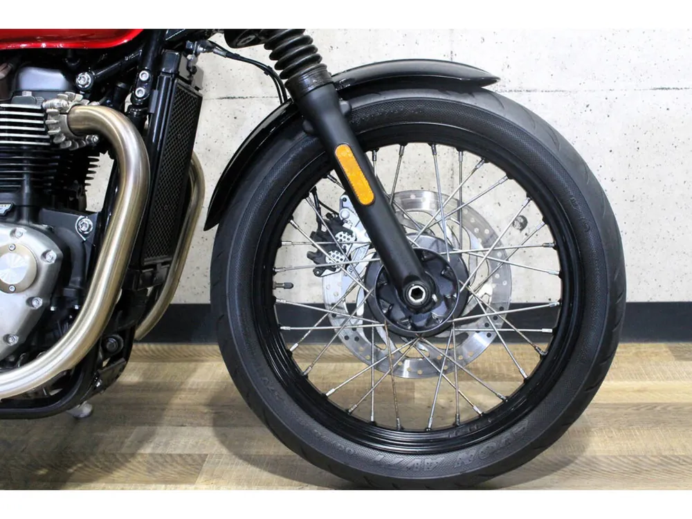 Triumph Bonneville Bobber 2017, фото 8