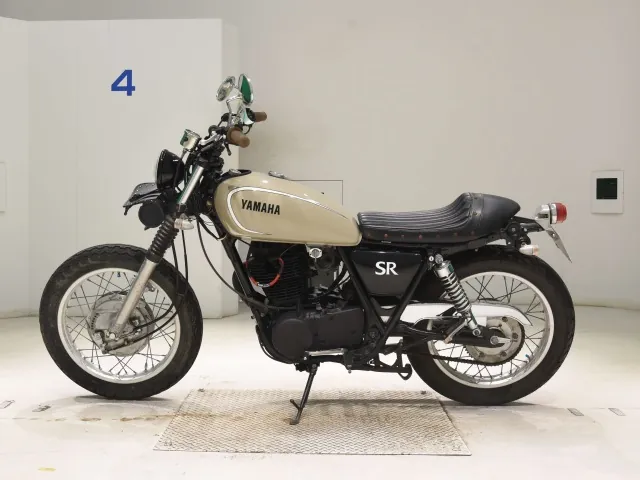 Yamaha SR400 1999, бежевый, фото 2