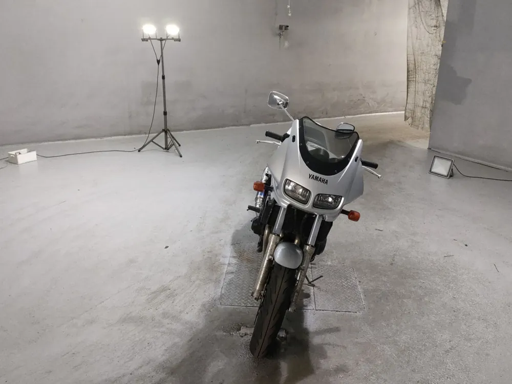 Yamaha FZ400 1997, серебристый, фото 3