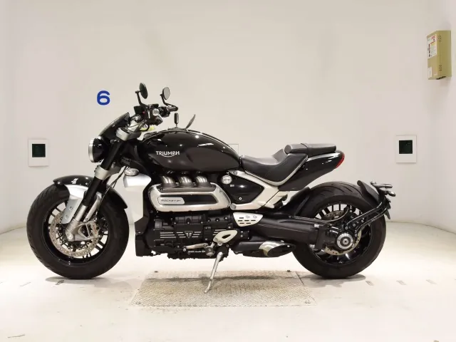 Triumph ROCKET III R 2023, чёрный, фото 2