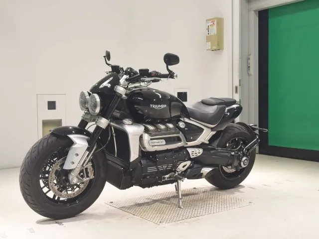 Triumph ROCKET III R 2023, чёрный, фото 4