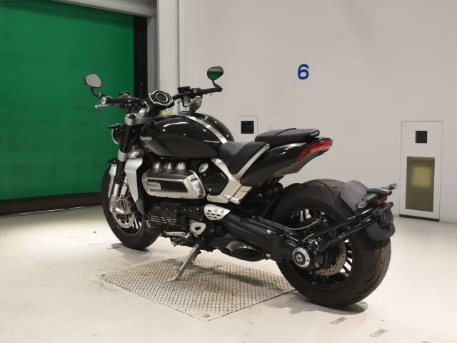 Triumph ROCKET III R 2023, чёрный, фото 6