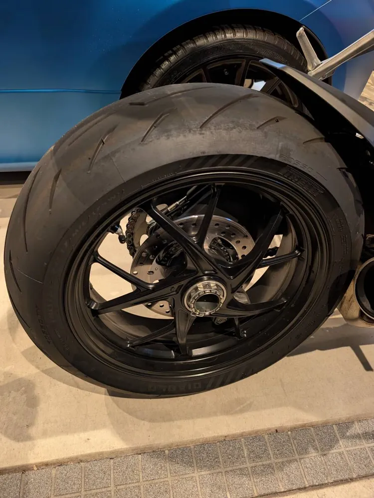 Ducati Streetfighter V2 2023, фото 2
