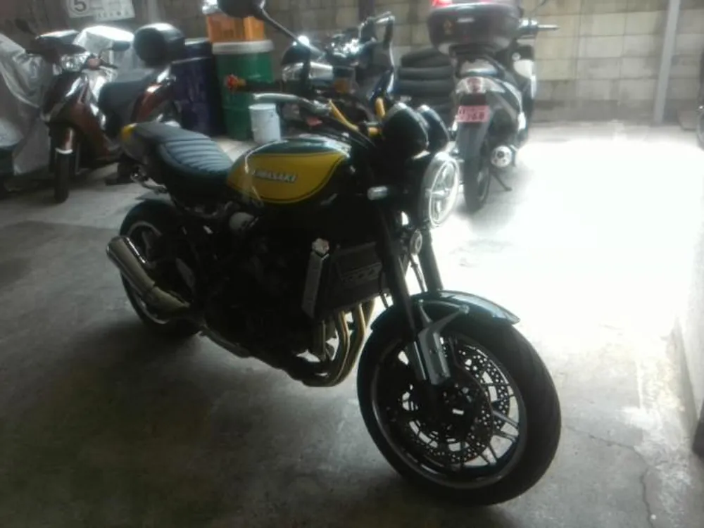 Kawasaki Z900RS 2024, yellow / green, фото 4