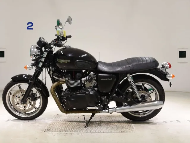 Triumph Bonneville 2010, чёрный, фото 2