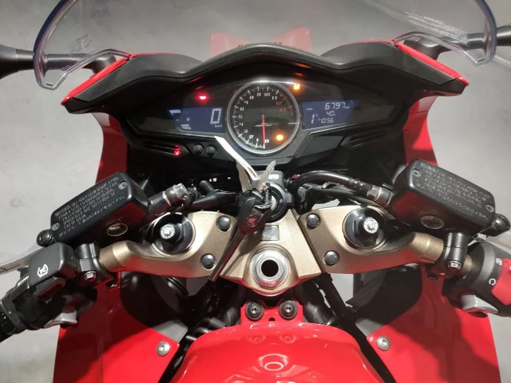 Honda VFR800F 2023, красный, фото 5