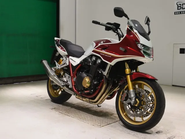 Honda CB1300 2023, белый, красный, фото 3