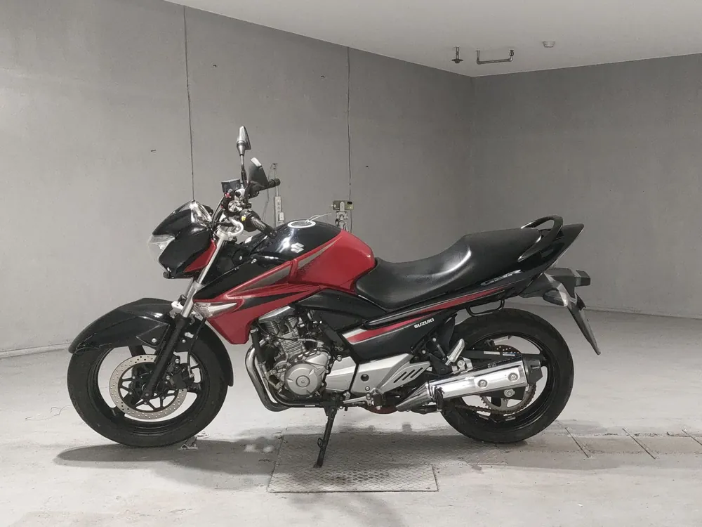 Suzuki GSR250S, black/red, фото 2