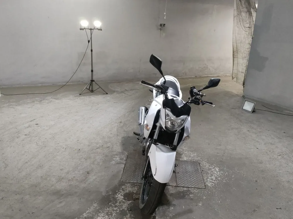 Suzuki GSR250S, белый, фото 3