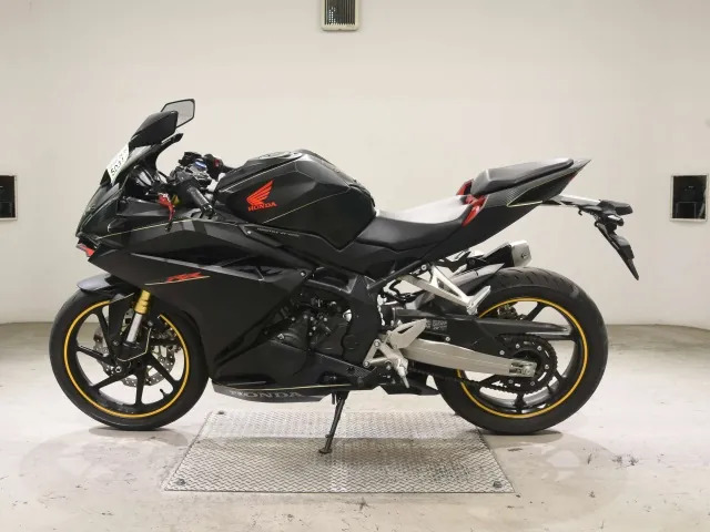 Honda CBR250RR, matt black, фото 2