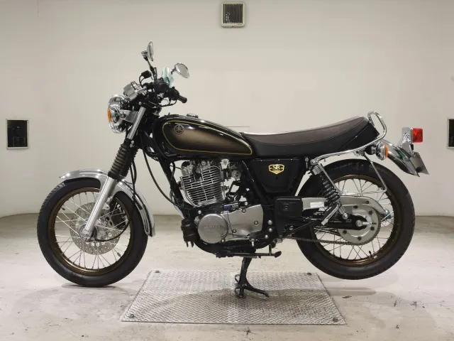 Yamaha SR400 Final Edition Limited 2021, black | light brown, фото 2