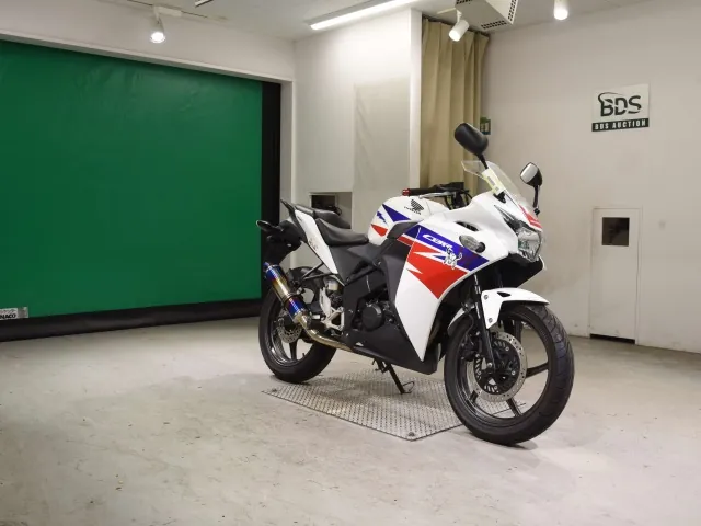 Honda CBR125R, white | red | blue, фото 3