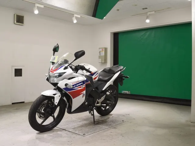 Honda CBR125R, white | red | blue, фото 4