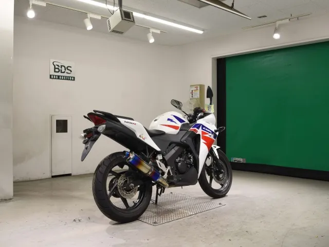 Honda CBR125R, white | red | blue, фото 5