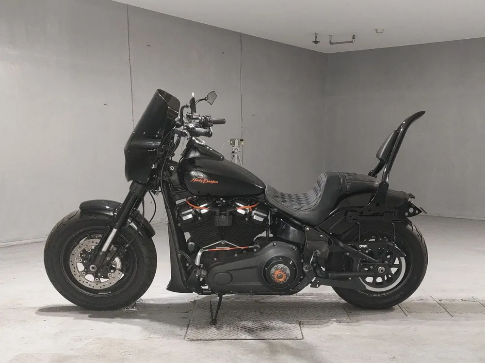Harley-Davidson FXFBS1870 2018, чёрный, фото 2