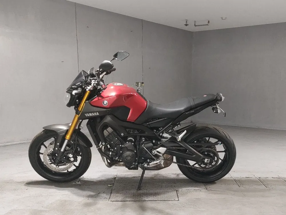Yamaha MT-09 2016, красный, фото 2