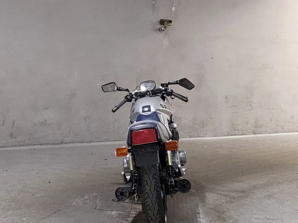 Suzuki GSX1100S Katana 1990, серебристый, фото 4