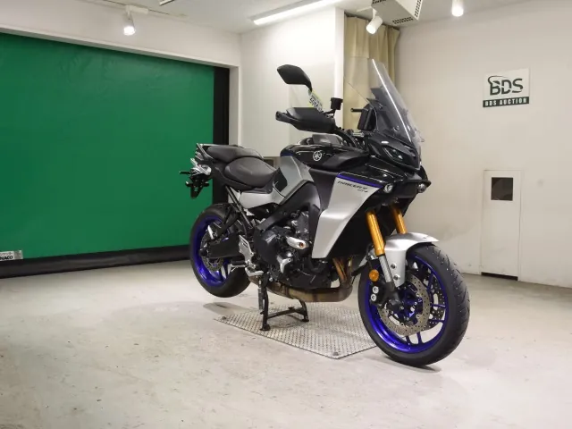 Yamaha Tracer 9 GT 2025, чёрный, серебристый, фото 3