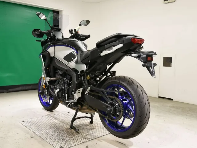 Yamaha Tracer 9 GT 2025, чёрный, серебристый, фото 6