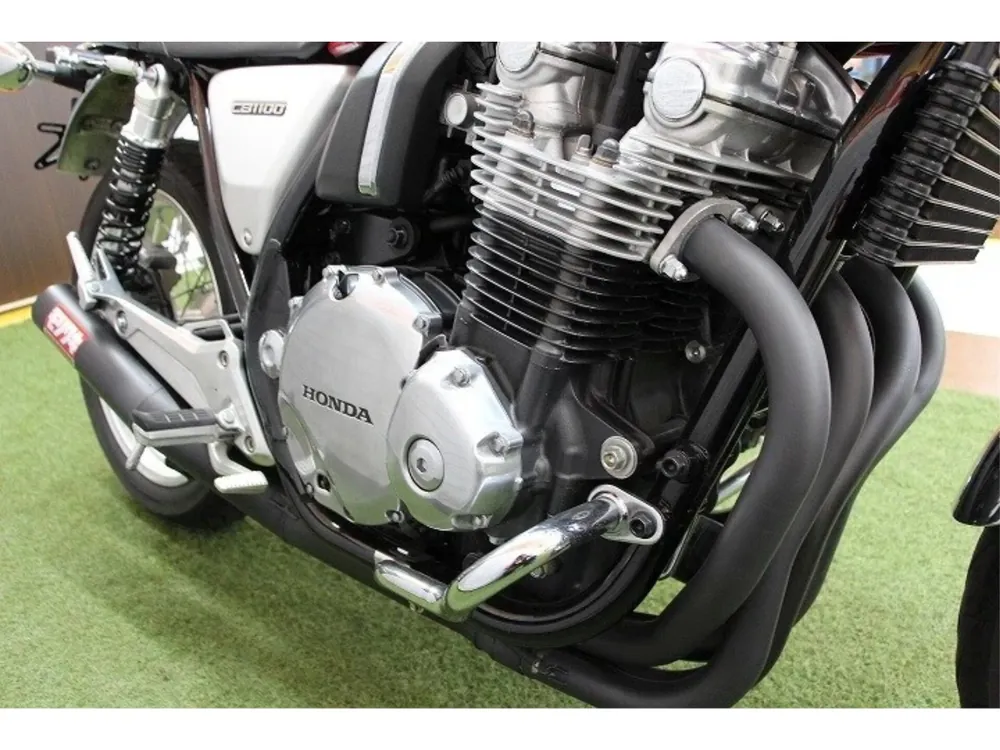 Honda CB1100F 2017, серебристый, красный, фото 9
