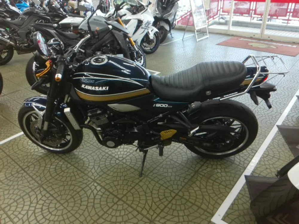 Kawasaki Z900RS 2021, gold / navy blue, фото 2