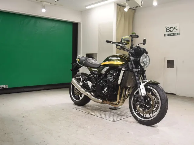 Kawasaki Z900RS 2021, зелёный, фото 3