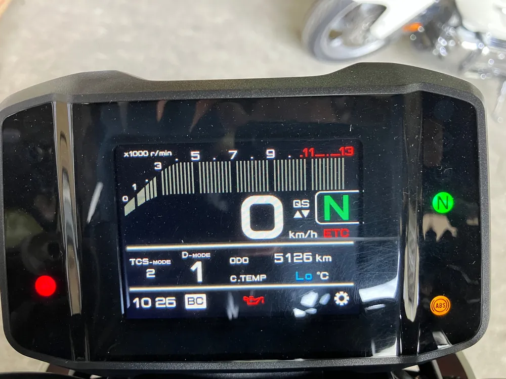 Yamaha Xsr900-2 2024, white / orange, фото 3