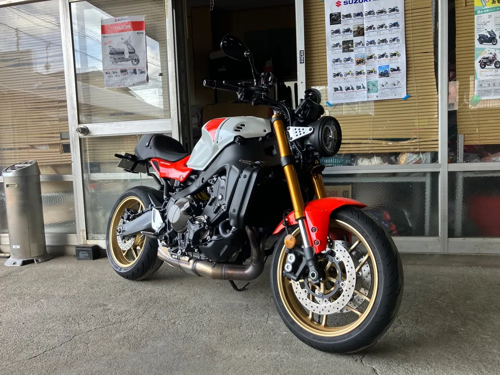 Yamaha Xsr900-2 2024, white / orange, фото 4