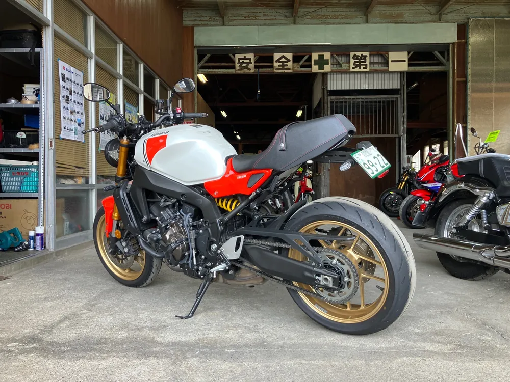 Yamaha Xsr900-2 2024, white / orange, фото 5