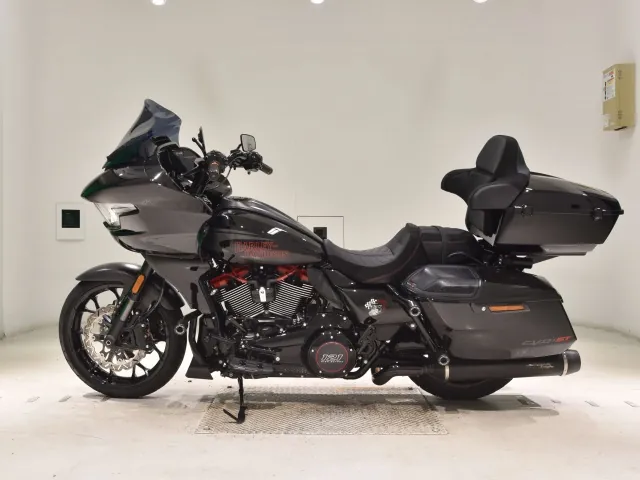 Harley-Davidson FLTRXSTSE1980CVO 2024, чёрный, фото 2
