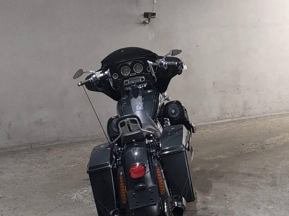 Harley-Davidson FLHXSE1800CVO 2012, чёрный, фото 4
