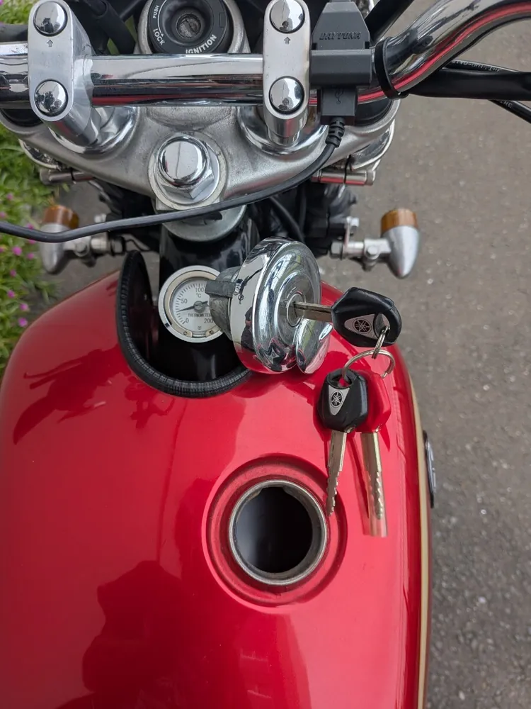 Yamaha SR400 2010, фото 7