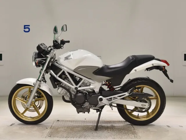 Honda VTR250 MC33, белый, фото 2