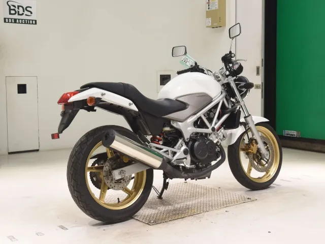 Honda VTR250 MC33, белый, фото 5