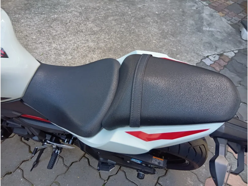 Kawasaki Ninja650A 2022, white / black / red, фото 10