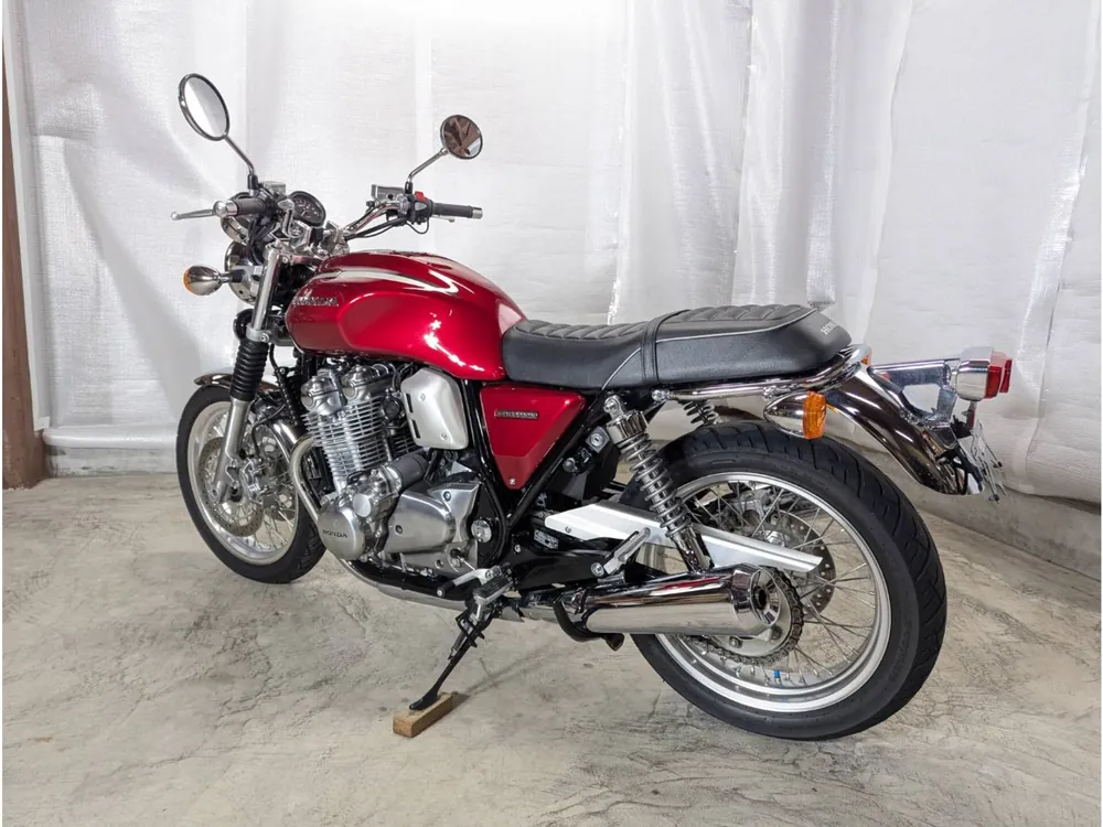 Honda CB1100F 2022, красный, фото 9
