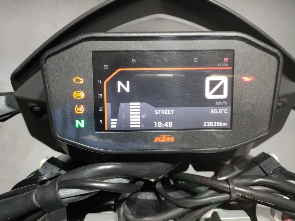 KTM 690 DUKE R 2017, чёрный, оранжевый, фото 5