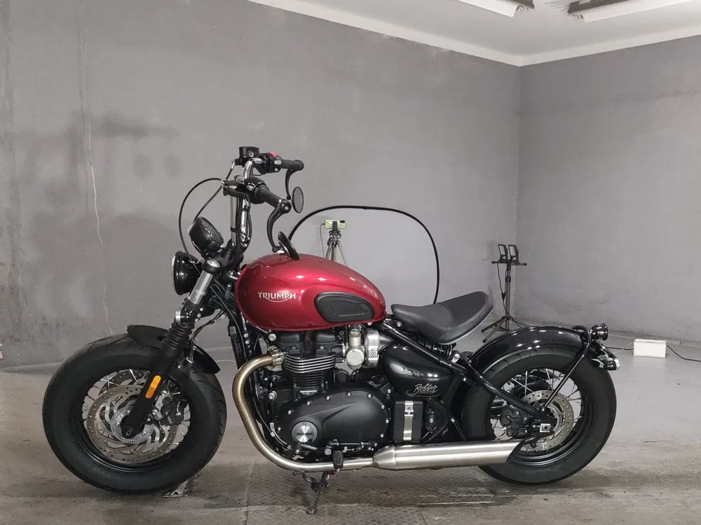 Triumph Bonneville Bo Bar 2023, красный, фото 2