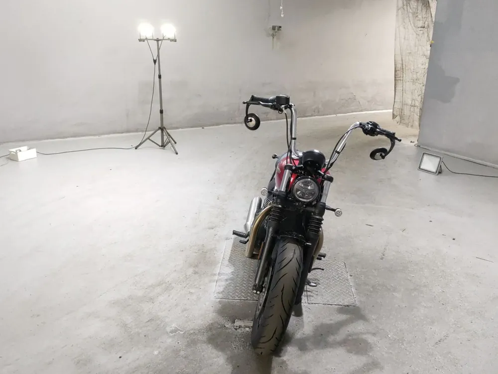 Triumph Bonneville Bo Bar 2023, красный, фото 3