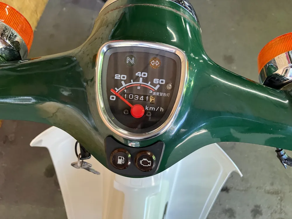 Honda Super Cub, white / orange, фото 3
