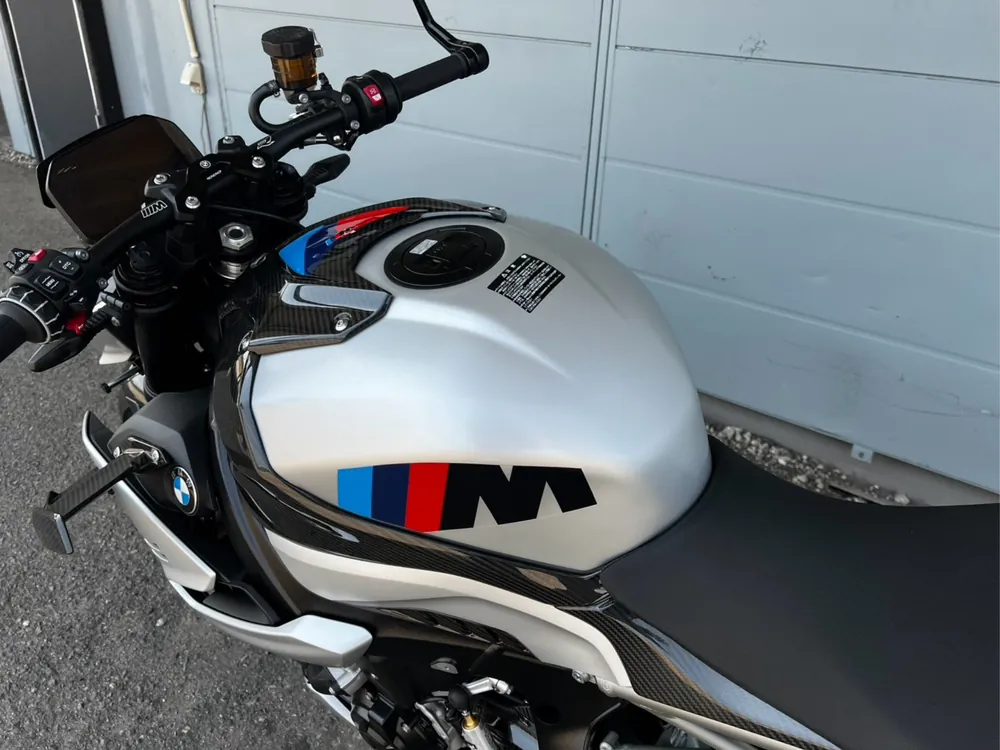 BMW M1000R M NAVY BLUE PETISHON 2026, серебристый, фото 11