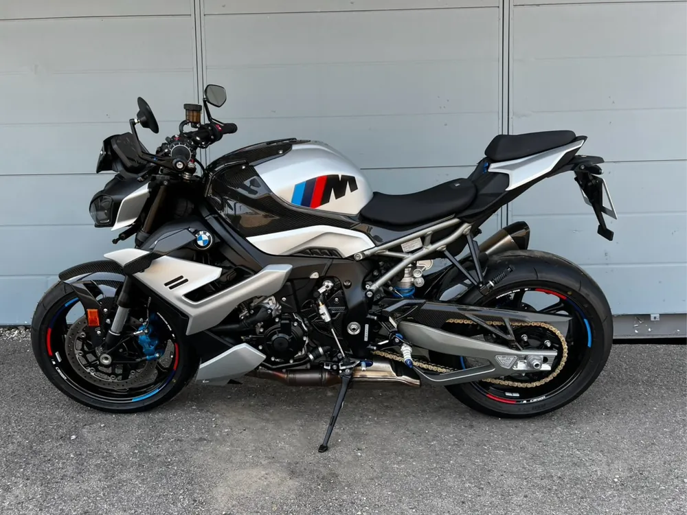 BMW M1000R M NAVY BLUE PETISHON 2026, серебристый, фото 5