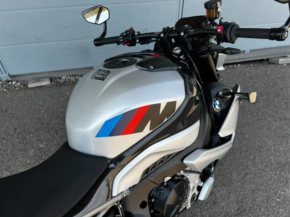 BMW M1000R M NAVY BLUE PETISHON 2026, серебристый, фото 10