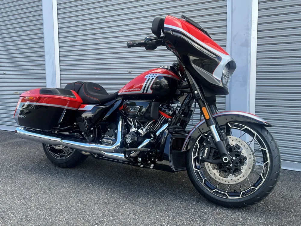 Harley-Davidson FLHXSE CVO 2026, black / orange, фото 5