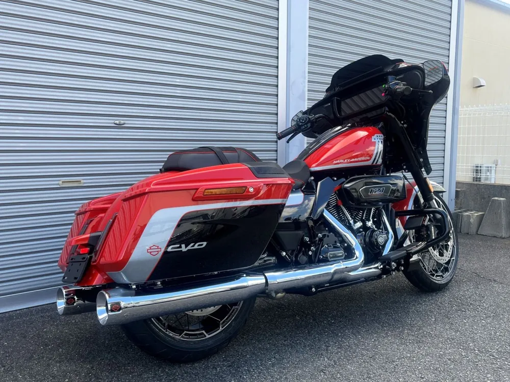 Harley-Davidson FLHXSE CVO 2026, black / orange, фото 6