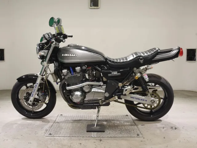 Kawasaki ZRX1100 2001, чёрный, серебристый, фото 2